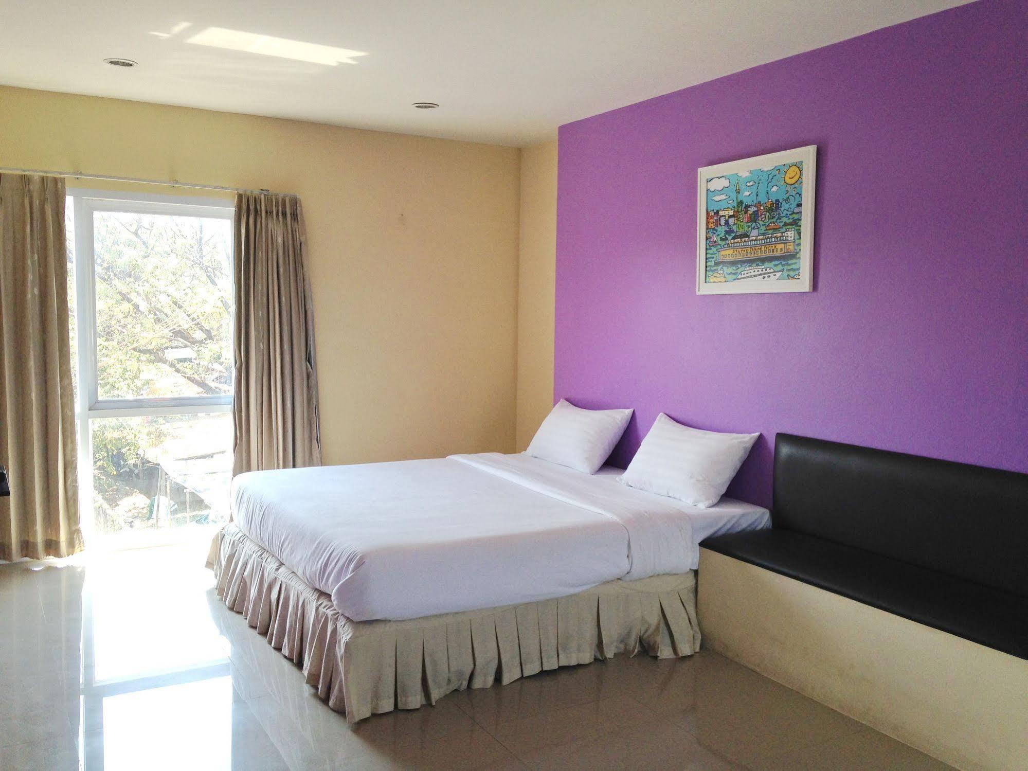 C2 Residence Lampang Exterior foto
