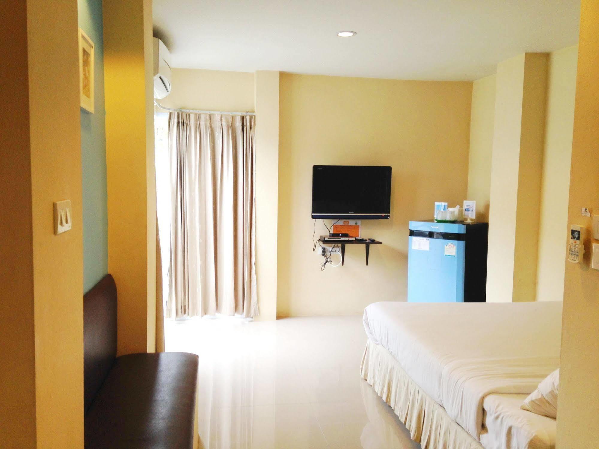 C2 Residence Lampang Exterior foto